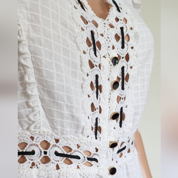 RAHI WHITE BLACK EMBROIDERED CAP PUFF SLEEVES SHORT MINI COTTON DRESS MEDIUM - Picture 10 of 15